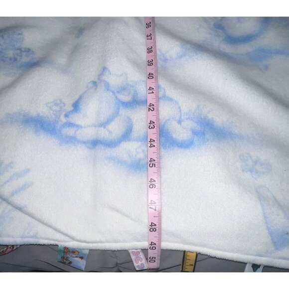 Winnie The Pooh And Friends Baby Blanket With Soothing Tabs Blue Size 31 X 49 - Picture 5 of 6
